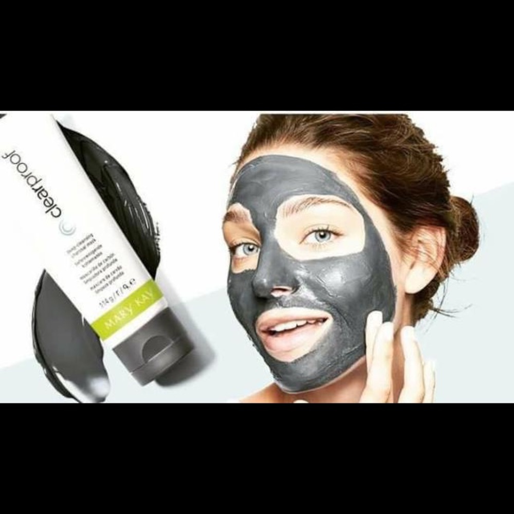 ✨ Mary Kay Charcoal Face Mask - NEW IN BOX